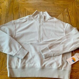 Brand New Women’s Vuori Half Zip Sweatshirt